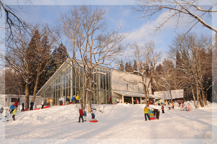 スクールカレンダー・雪の学校 写真